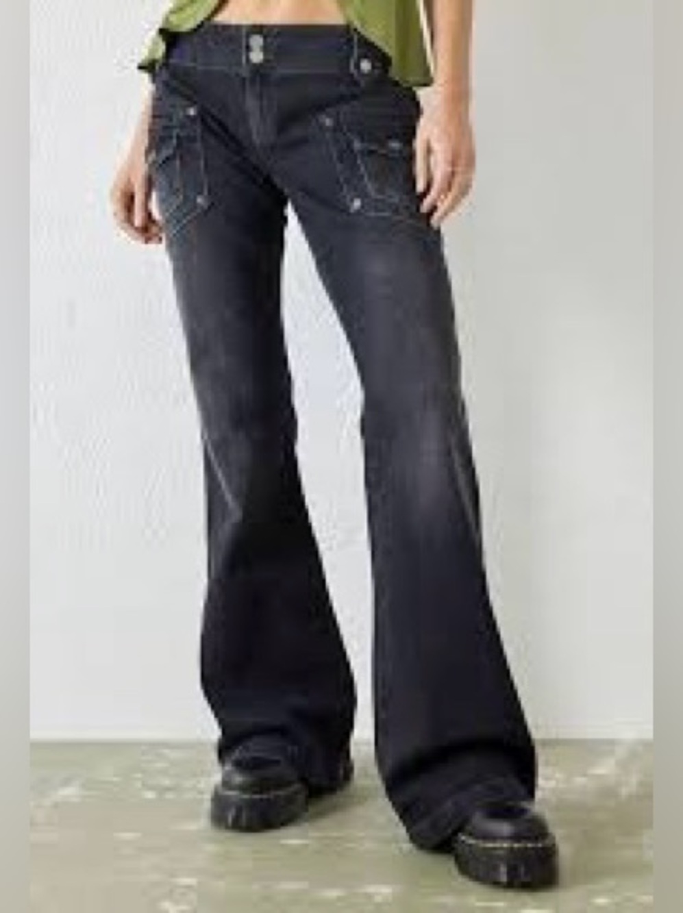 BDG Y2K Micro Flare Jeans in a black/grey wash. Great condition❣️